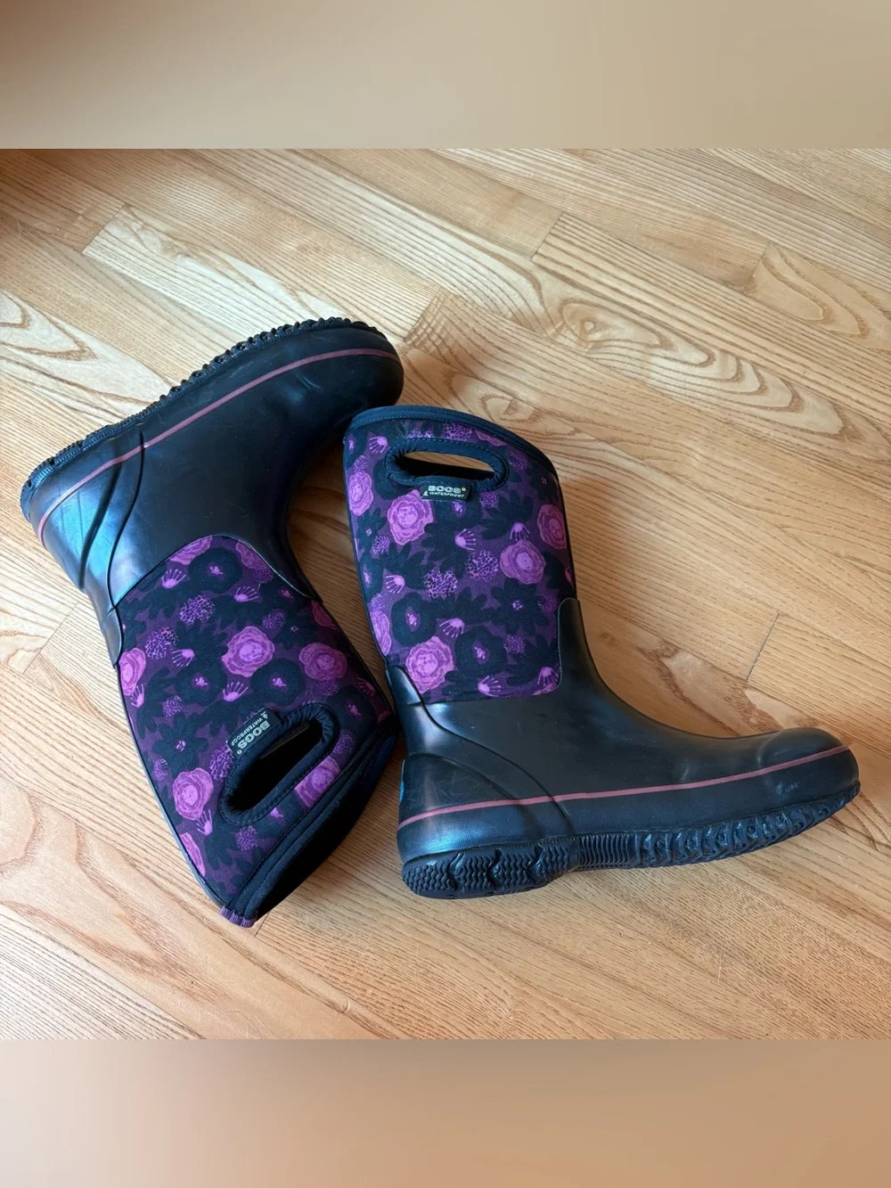 Bogs Kids Classic Snow Boots Sz 5 Youth Floral Black Purple Winter Waterproof